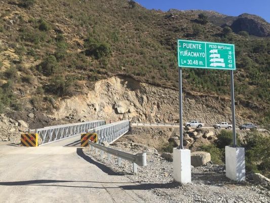 Προσυσκευασμένη γέφυρα από χάλυβα με διάστημα διάστασης 6 έως 60 μέτρα Σχεδιασμένο φορτίο HL93 με επιλογές κατάστρωμα από χάλυβα ή ξύλο για ανθεκτική κατασκευή